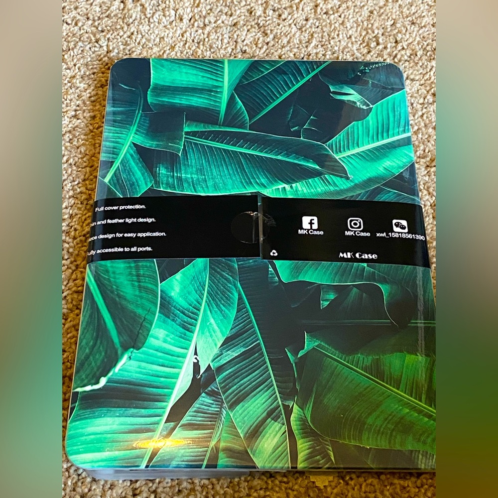 MacBook Pro Laptop Case w/ Extras